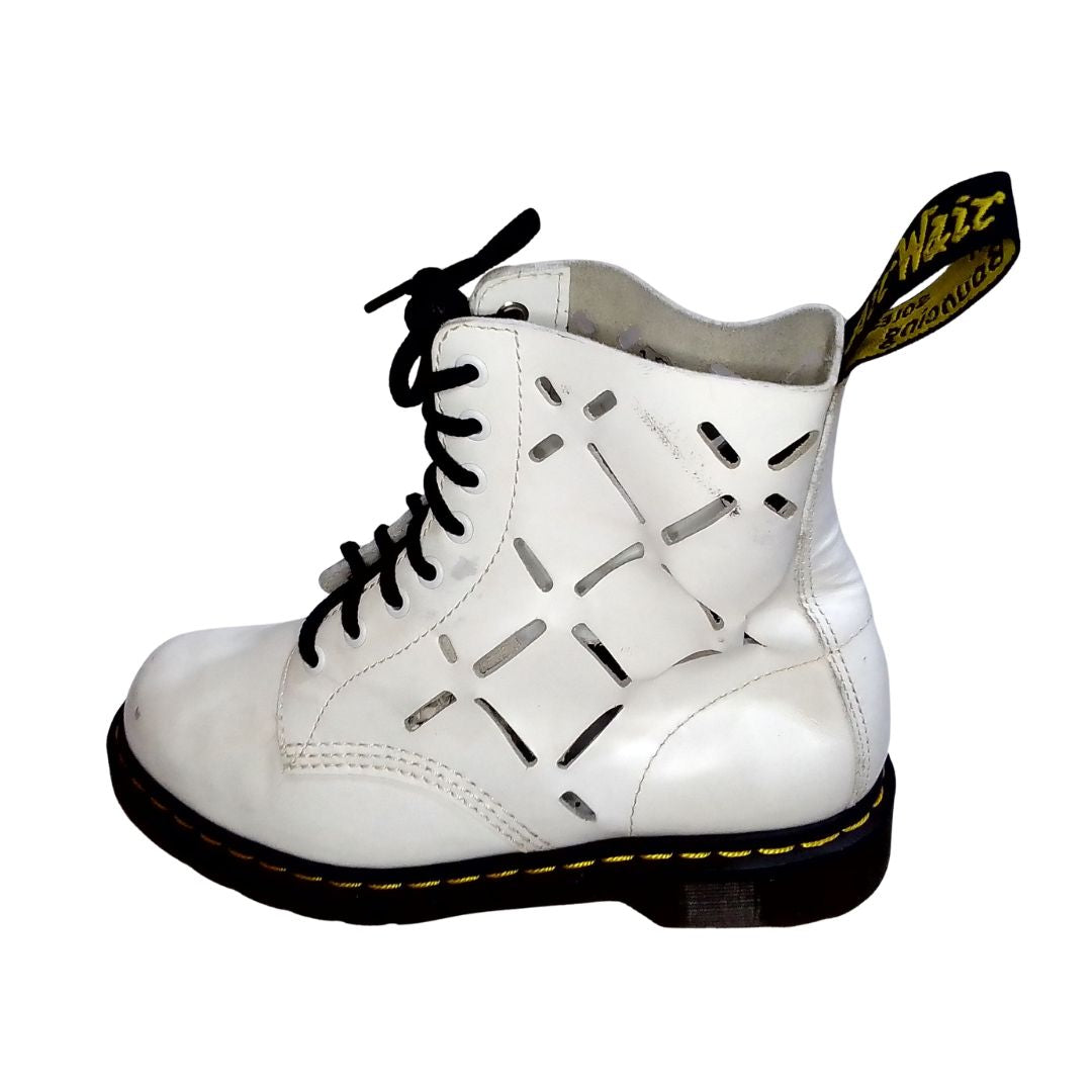 Limited Edition Aston White Cutout Boots | 7 UK