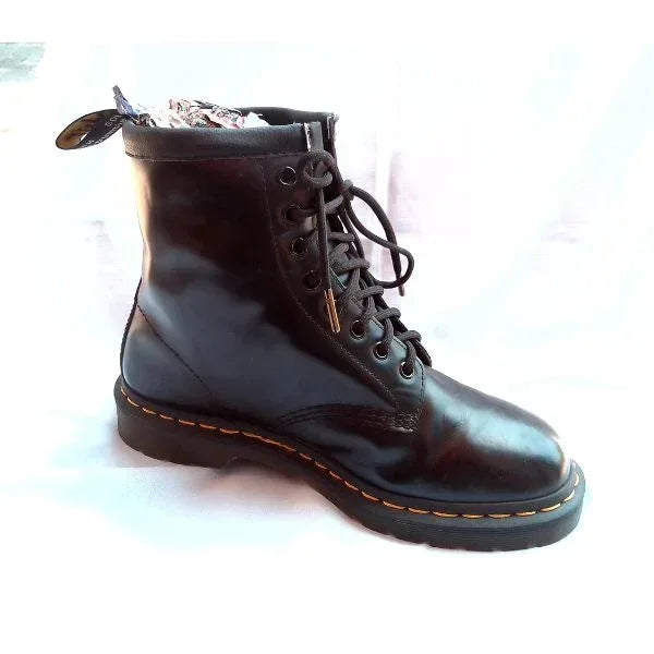 1460 / 10072 | 8 UK - Preloved Docs