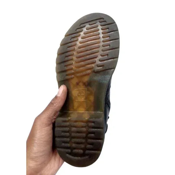 2976 J Black | 13 UK - Preloved Docs